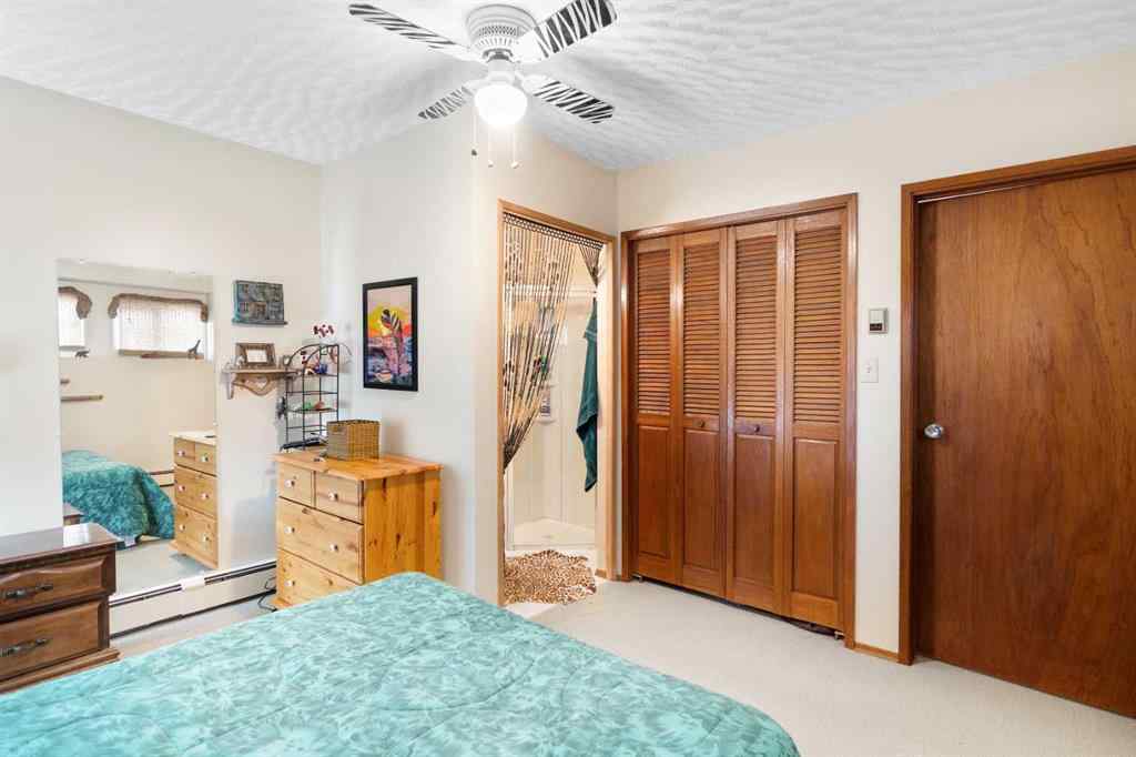 MLS® A2265675 - 5014 43 Street  in Cottage Area Sylvan Lake, Residential