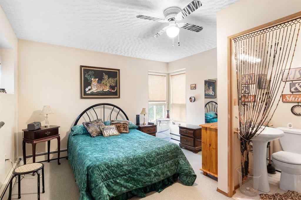 MLS® A2265675 - 5014 43 Street  in Cottage Area Sylvan Lake, Residential