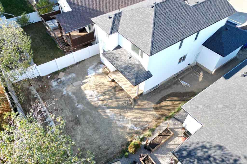 MLS® A2265678 - 5821 Maple Cres   in Hazelwood Estates Innisfail, Residential