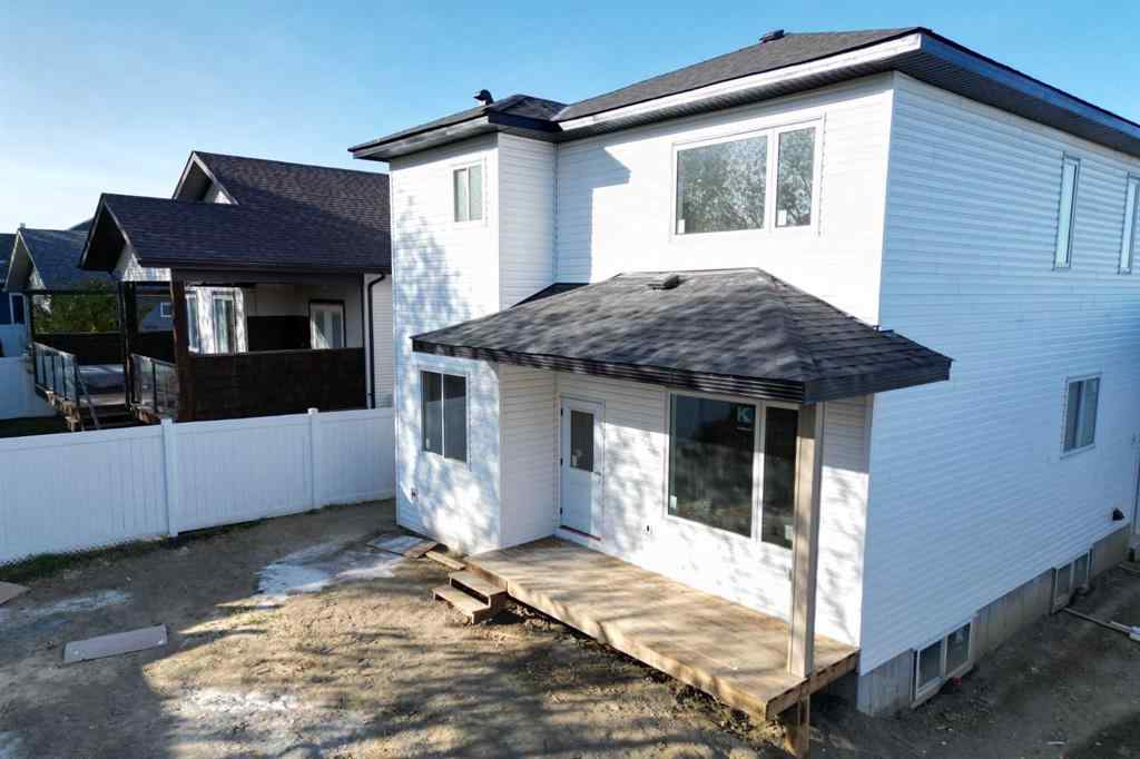 MLS® A2265678 - 5821 Maple Cres   in Hazelwood Estates Innisfail, Residential