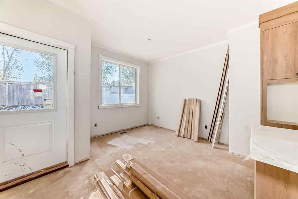 MLS® A2265678 - 5821 Maple Cres   in Hazelwood Estates Innisfail, Residential