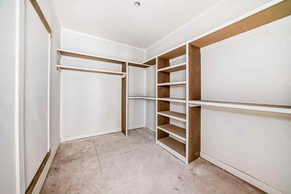 MLS® A2265678 - 5821 Maple Cres   in Hazelwood Estates Innisfail, Residential