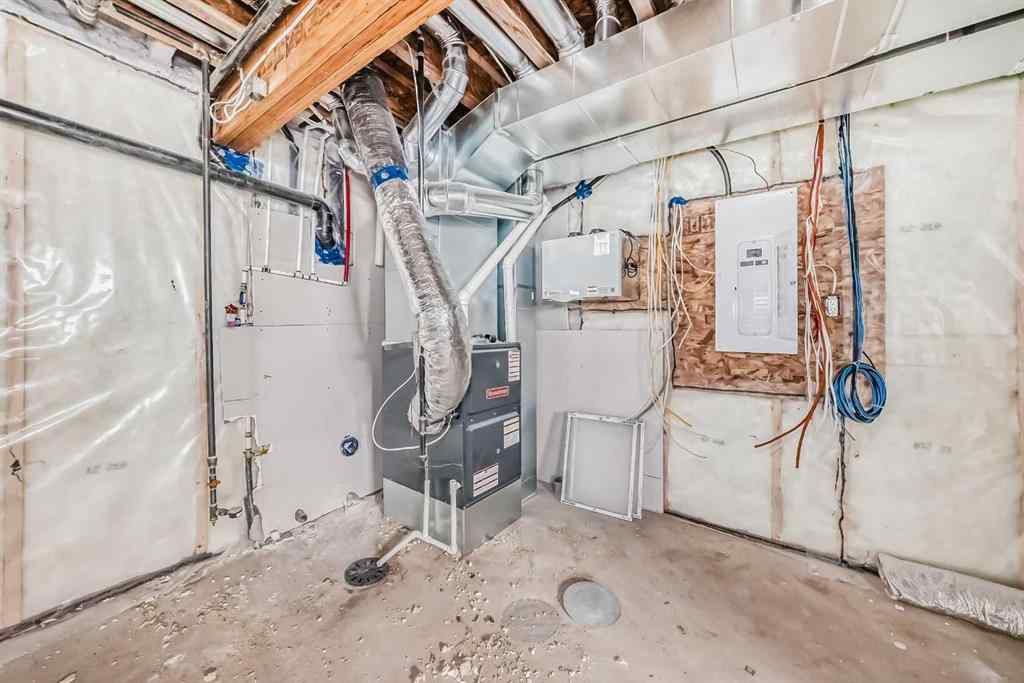 MLS® A2265678 - 5821 Maple Cres   in Hazelwood Estates Innisfail, Residential