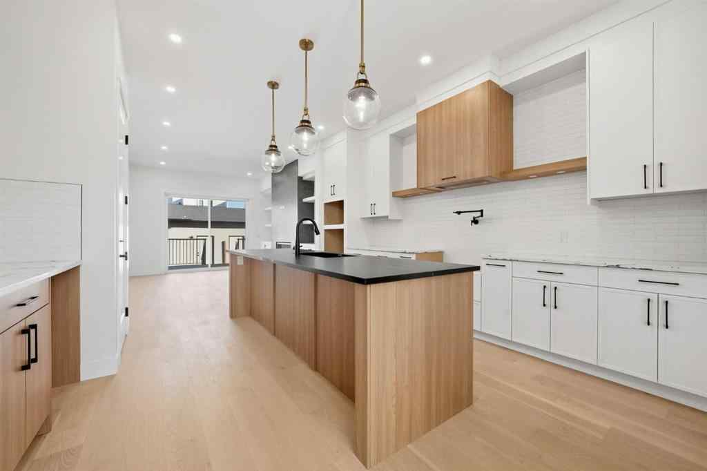 MLS® A2265682 - 2412 29 Avenue SW in Richmond Calgary, Residential