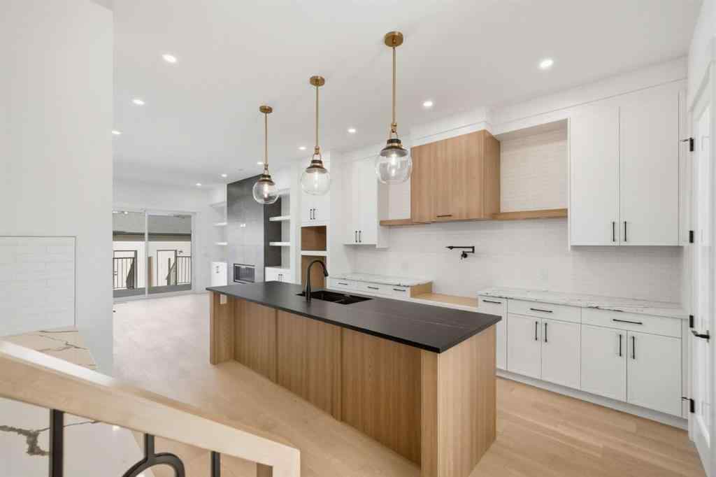 MLS® A2265682 - 2412 29 Avenue SW in Richmond Calgary, Residential