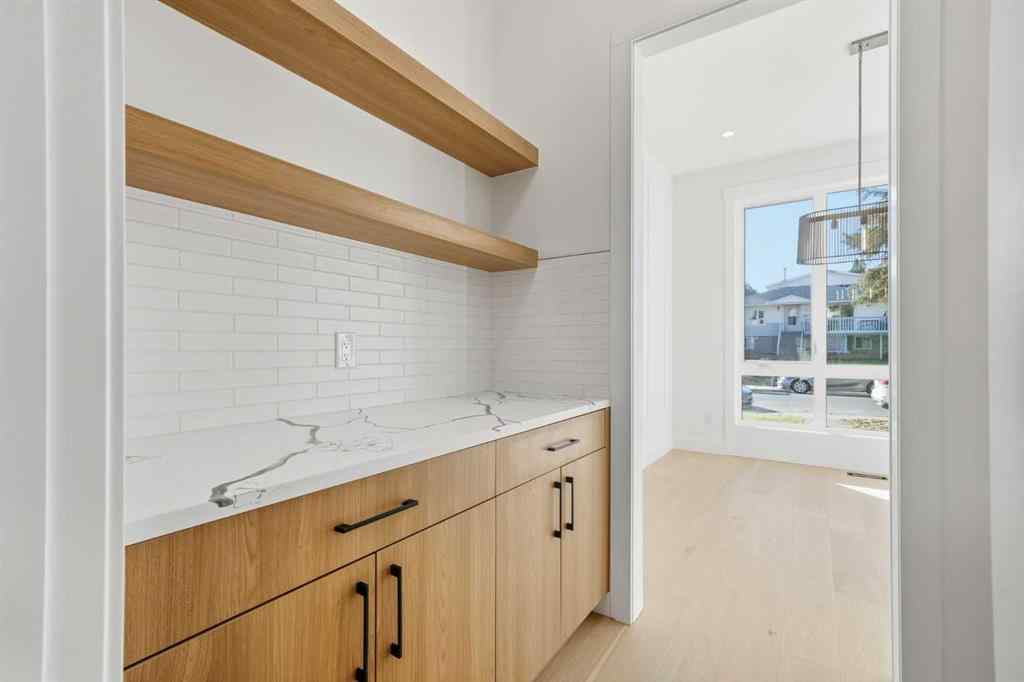 MLS® A2265682 - 2412 29 Avenue SW in Richmond Calgary, Residential