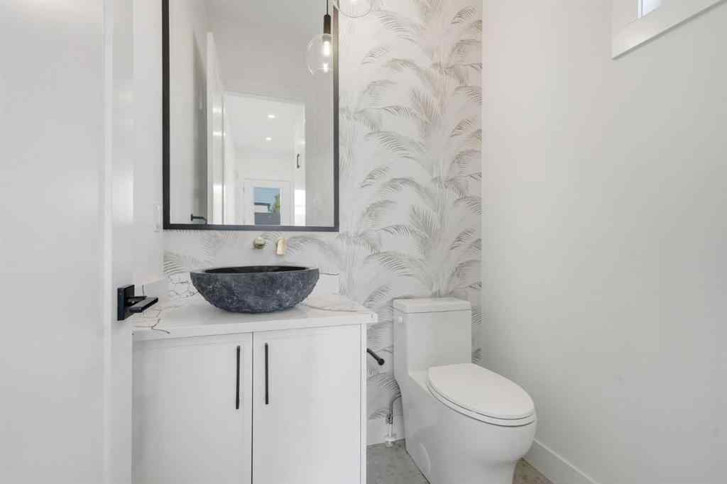 MLS® A2265682 - 2412 29 Avenue SW in Richmond Calgary, Residential