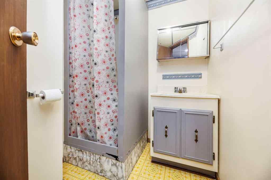 MLS® A2265687 - 5021 48 Avenue  in NONE Rimbey, Residential