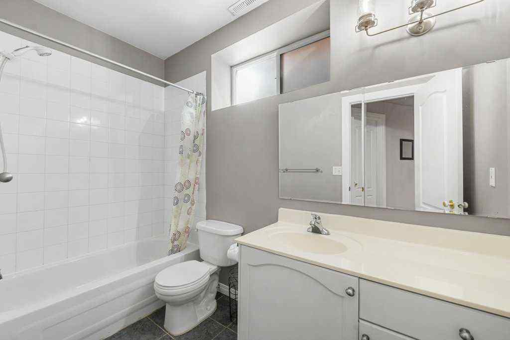 MLS® A2265690 - 615 10 Avenue NE in Renfrew Calgary, Residential