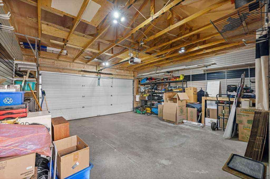 MLS® A2265690 - 615 10 Avenue NE in Renfrew Calgary, Residential