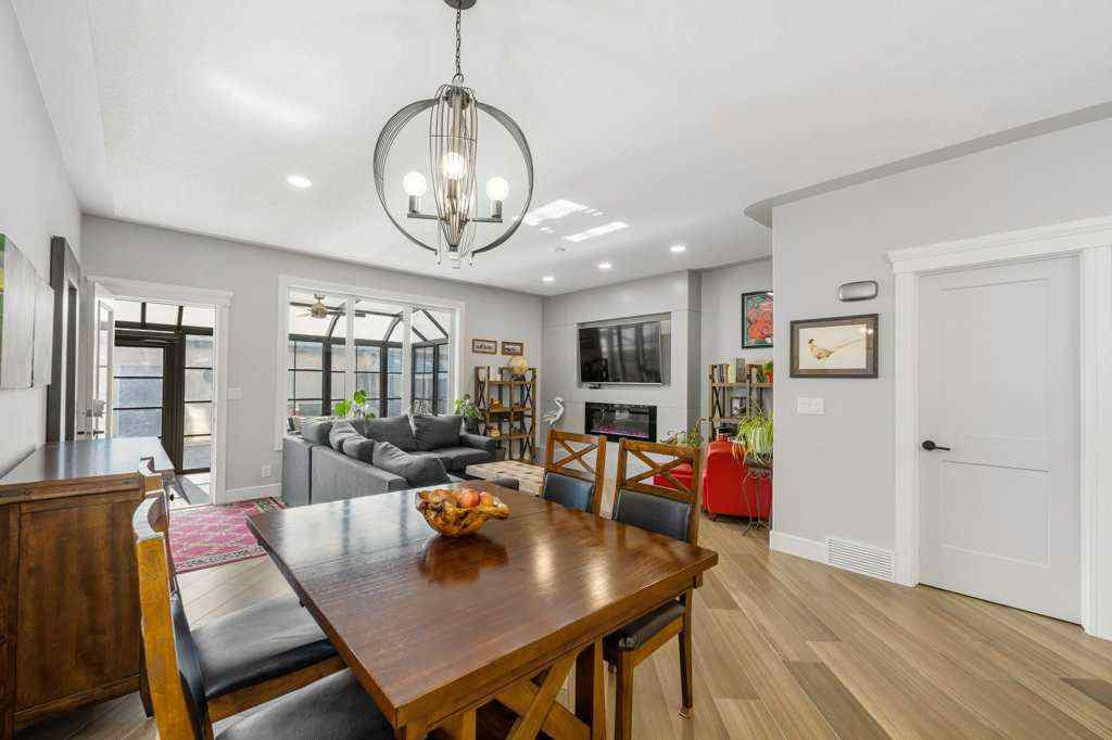 MLS® A2265690 - 615 10 Avenue NE in Renfrew Calgary, Residential