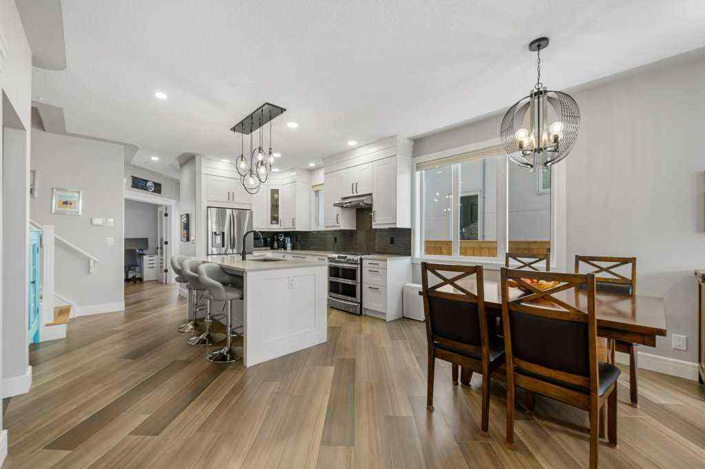 MLS® A2265690 - 615 10 Avenue NE in Renfrew Calgary, Residential