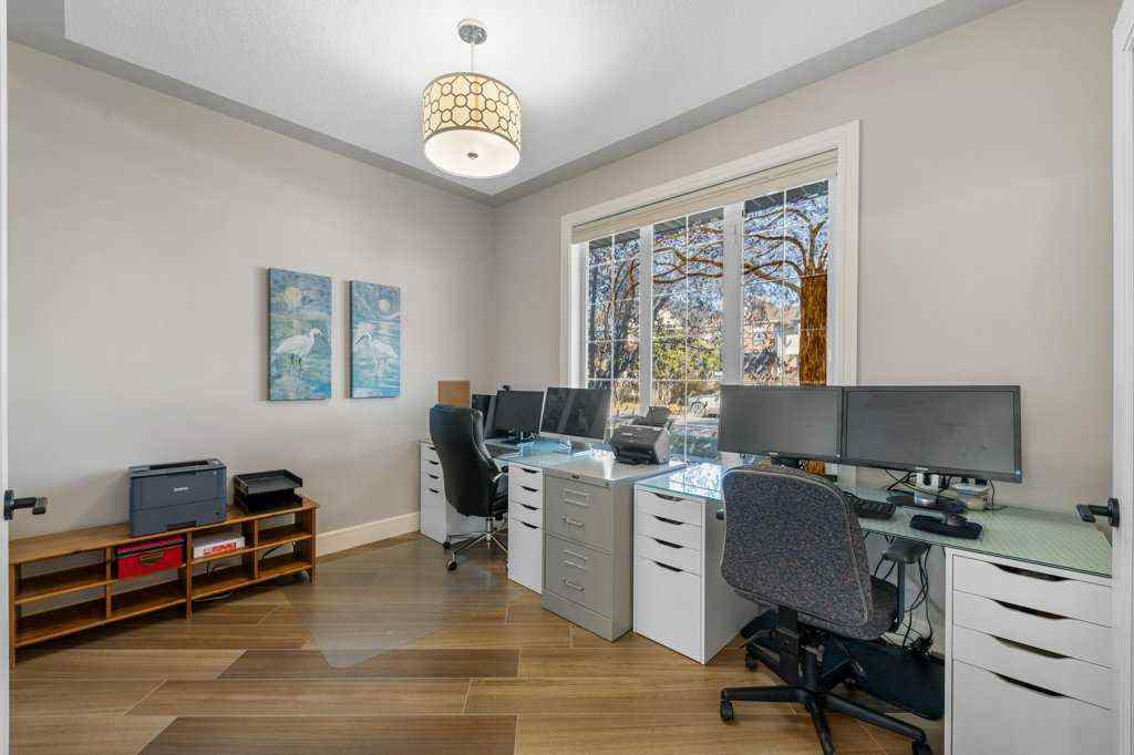 MLS® A2265690 - 615 10 Avenue NE in Renfrew Calgary, Residential