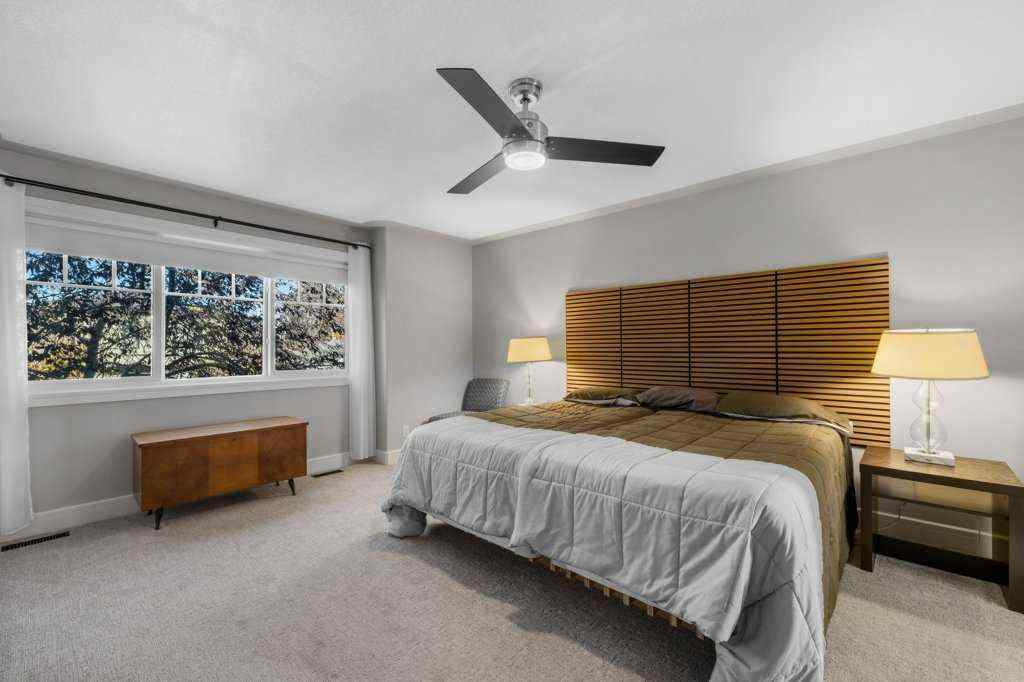 MLS® A2265690 - 615 10 Avenue NE in Renfrew Calgary, Residential