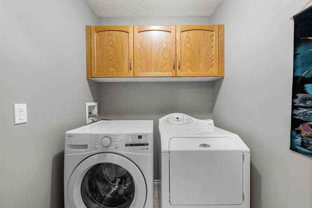 MLS® A2265690 - 615 10 Avenue NE in Renfrew Calgary, Residential