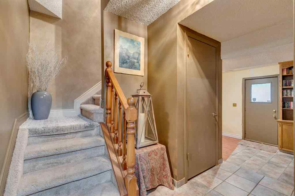 MLS® A2265694 - 1302 Frontenac Avenue SW in Upper Mount Royal Calgary, Residential