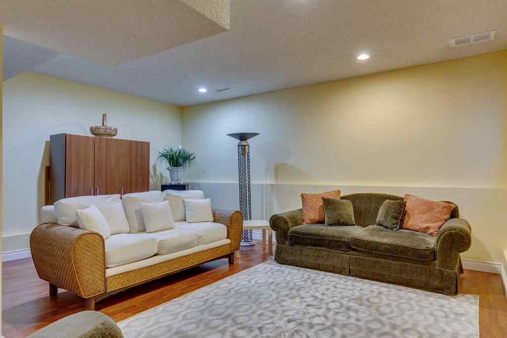 MLS® A2265694 - 1302 Frontenac Avenue SW in Upper Mount Royal Calgary, Residential