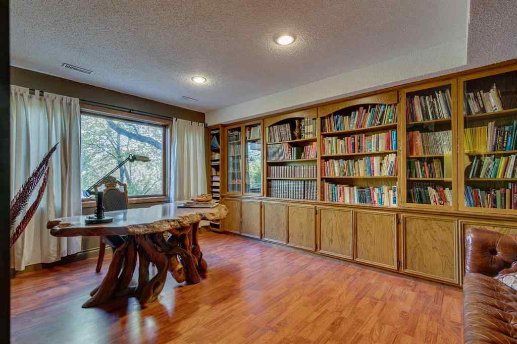 MLS® A2265694 - 1302 Frontenac Avenue SW in Upper Mount Royal Calgary, Residential