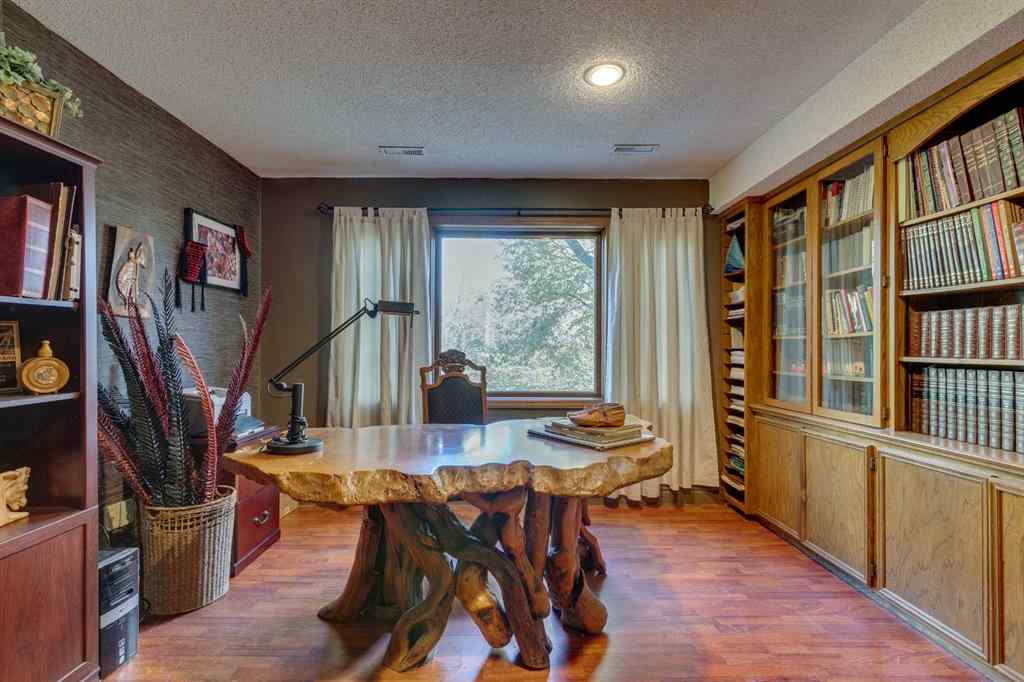 MLS® A2265694 - 1302 Frontenac Avenue SW in Upper Mount Royal Calgary, Residential