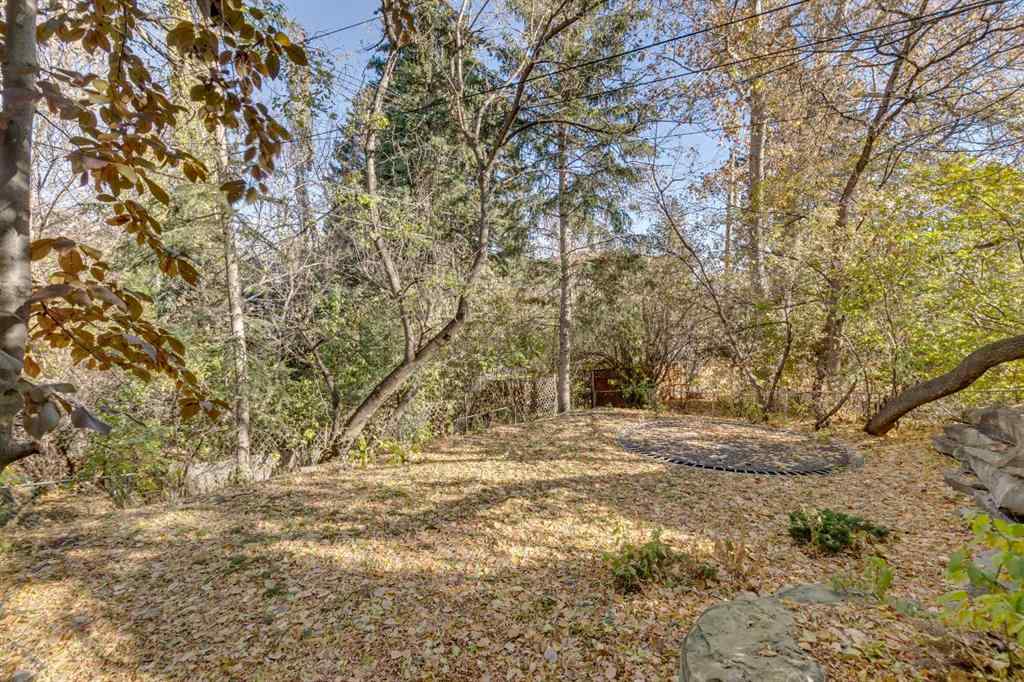 MLS® A2265694 - 1302 Frontenac Avenue SW in Upper Mount Royal Calgary, Residential