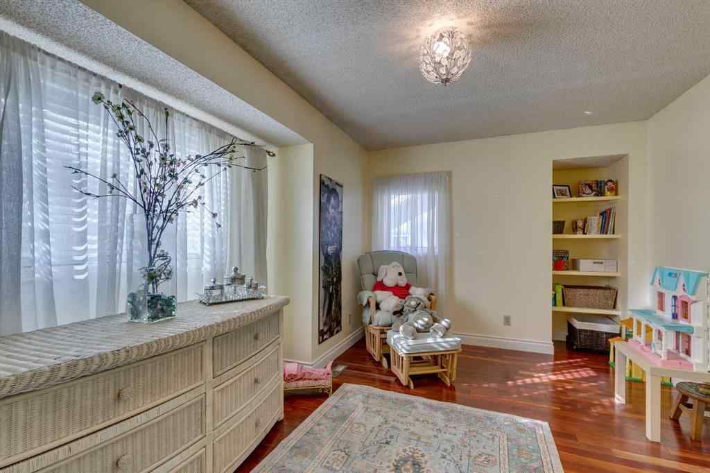 MLS® A2265694 - 1302 Frontenac Avenue SW in Upper Mount Royal Calgary, Residential