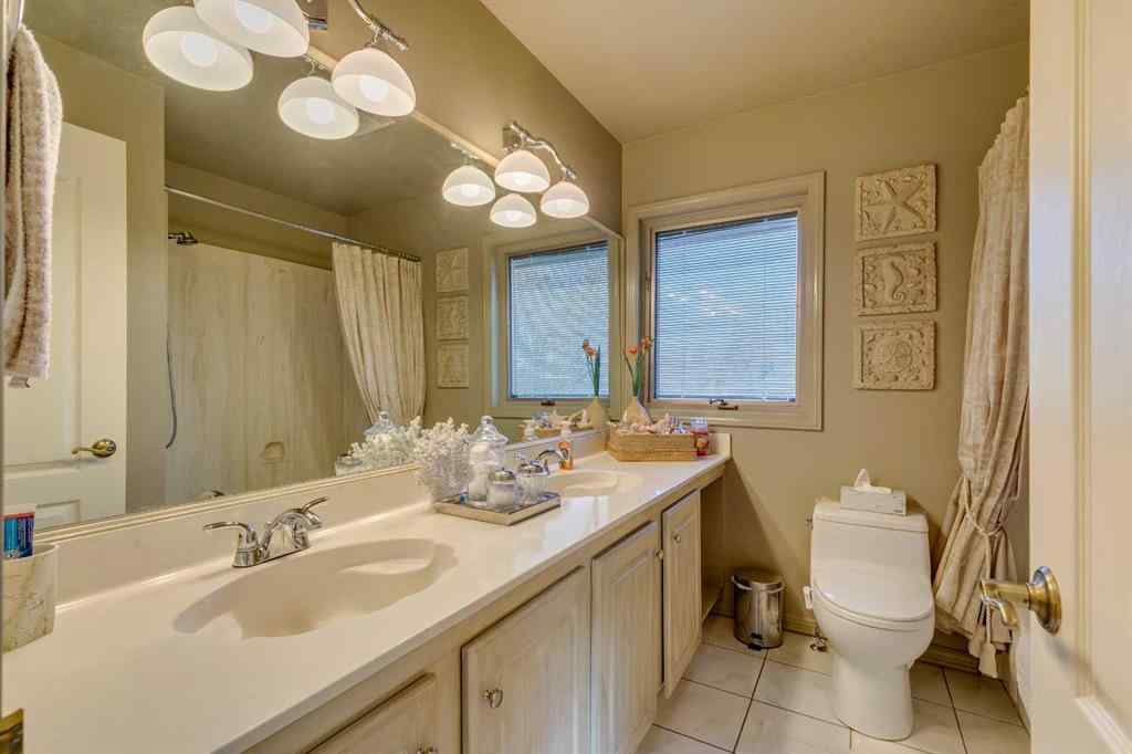MLS® A2265694 - 1302 Frontenac Avenue SW in Upper Mount Royal Calgary, Residential