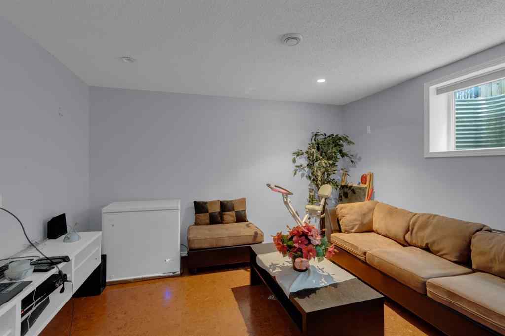 MLS® A2265696 - 186 Everglen Rise SW in Evergreen Calgary, Residential