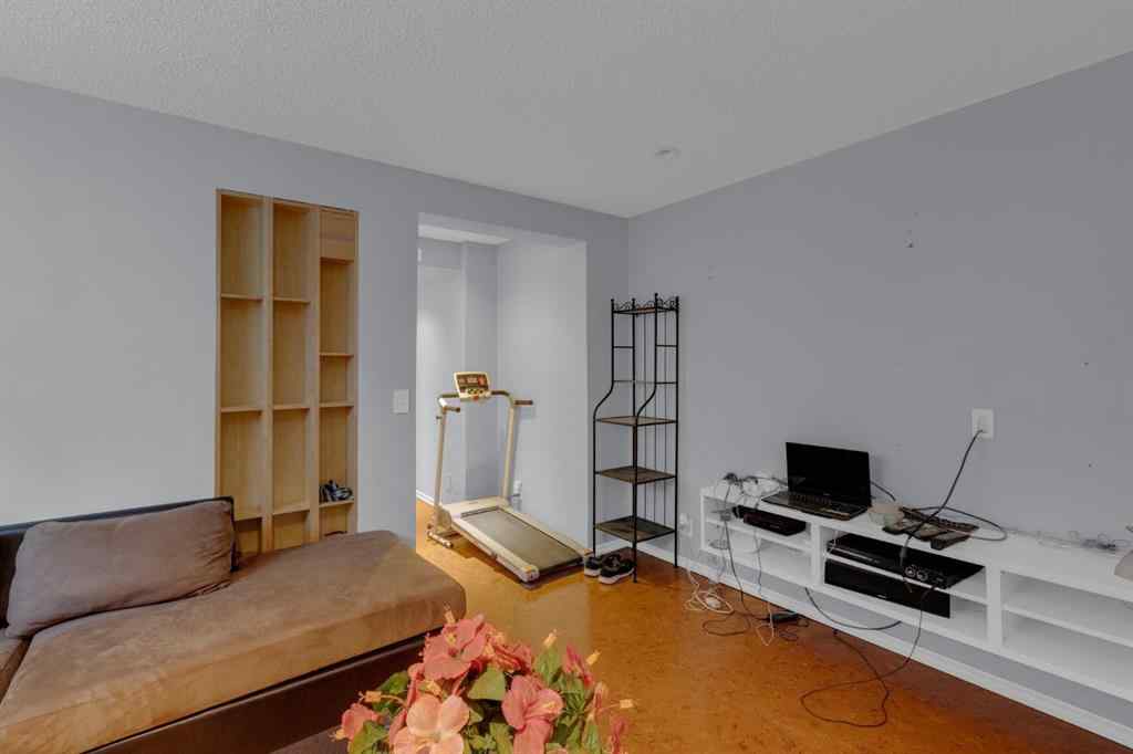 MLS® A2265696 - 186 Everglen Rise SW in Evergreen Calgary, Residential