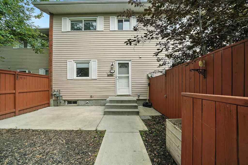 MLS® A2265699 - Unit #13 15 Stanton Street  in Sunnybrook Red Deer, Residential