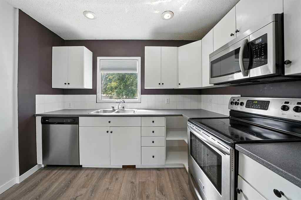 MLS® A2265699 - Unit #13 15 Stanton Street  in Sunnybrook Red Deer, Residential