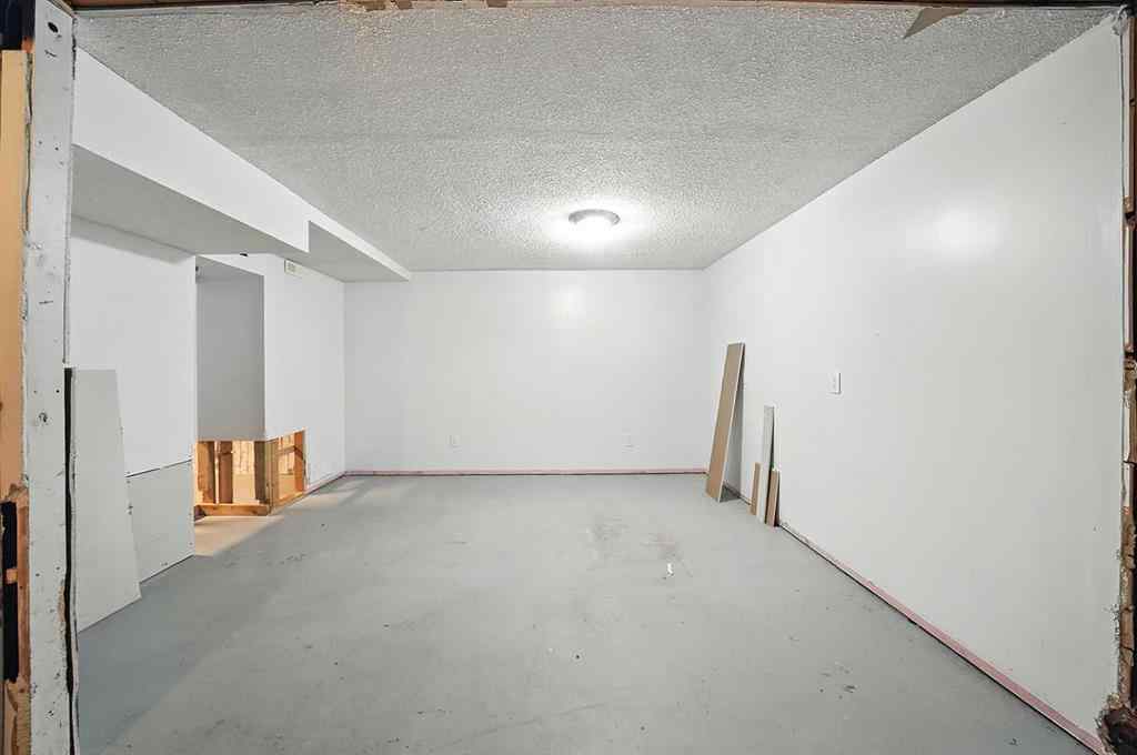 MLS® A2265699 - Unit #13 15 Stanton Street  in Sunnybrook Red Deer, Residential