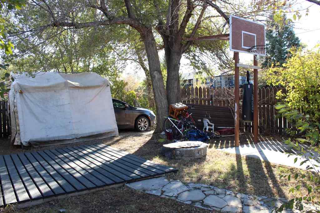 MLS® A2265705 - 515 2 Avenue E in East End Brooks, Residential