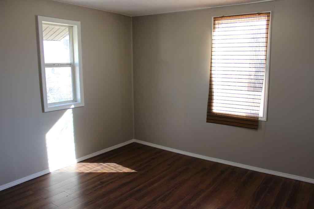 MLS® A2265705 - 515 2 Avenue E in East End Brooks, Residential