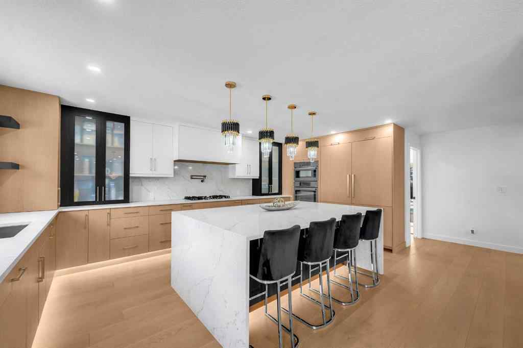 MLS® A2265706 - 4239 Vauxhall Crescent NW in Varsity Calgary, Residential