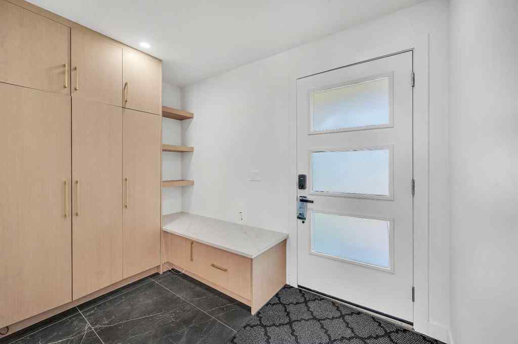 MLS® A2265706 - 4239 Vauxhall Crescent NW in Varsity Calgary, Residential