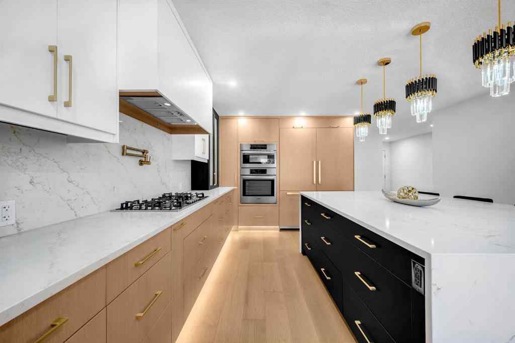 MLS® A2265706 - 4239 Vauxhall Crescent NW in Varsity Calgary, Residential