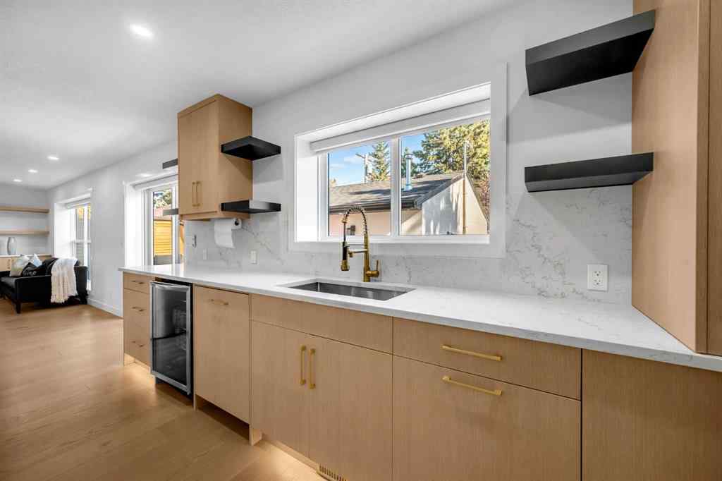 MLS® A2265706 - 4239 Vauxhall Crescent NW in Varsity Calgary, Residential