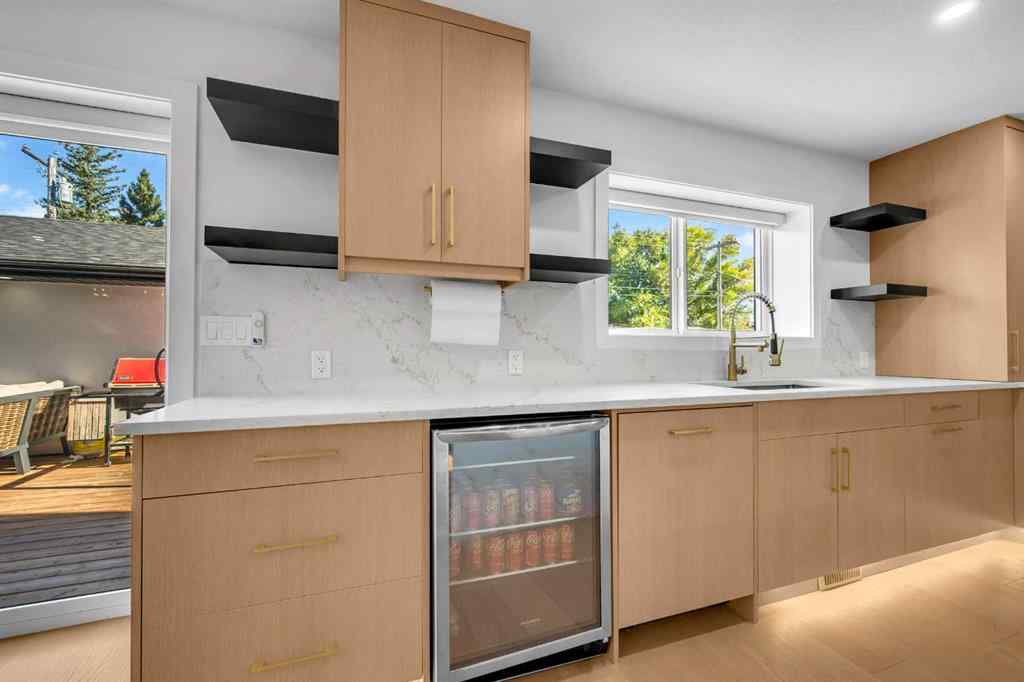 MLS® A2265706 - 4239 Vauxhall Crescent NW in Varsity Calgary, Residential