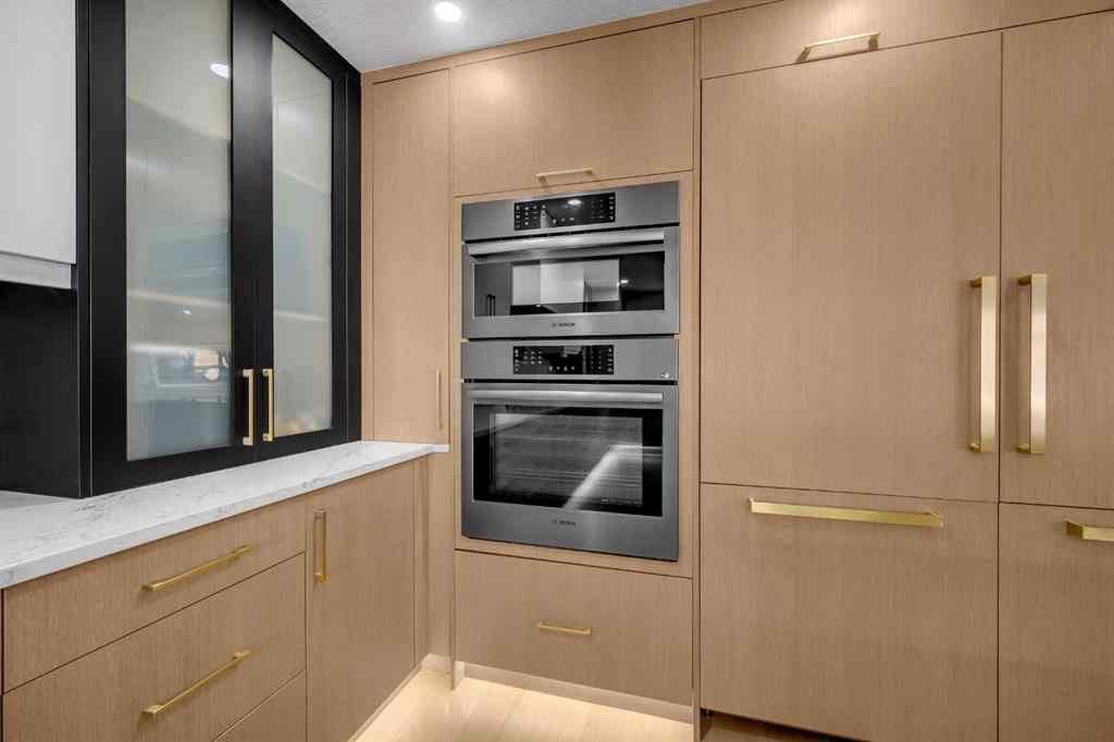 MLS® A2265706 - 4239 Vauxhall Crescent NW in Varsity Calgary, Residential