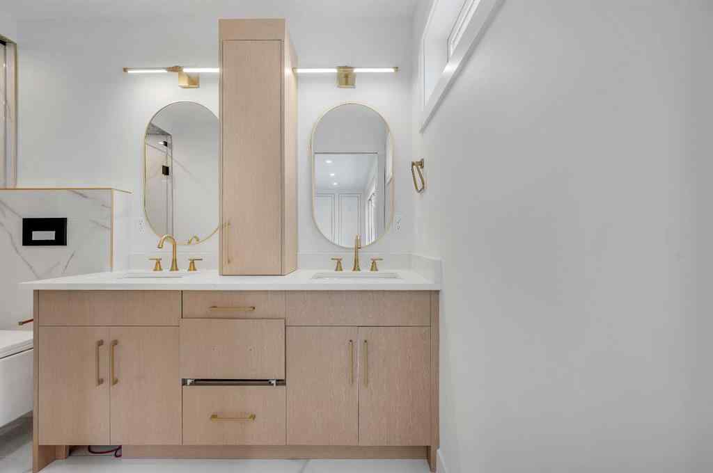 MLS® A2265706 - 4239 Vauxhall Crescent NW in Varsity Calgary, Residential