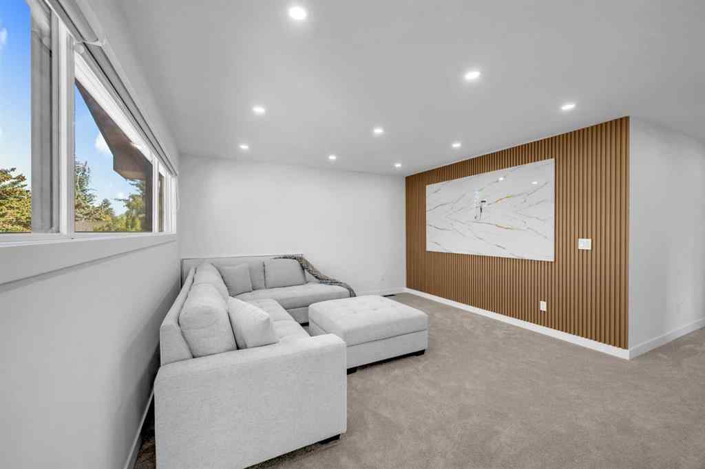 MLS® A2265706 - 4239 Vauxhall Crescent NW in Varsity Calgary, Residential