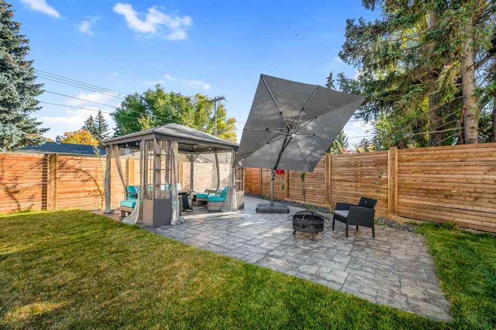 MLS® A2265706 - 4239 Vauxhall Crescent NW in Varsity Calgary, Residential