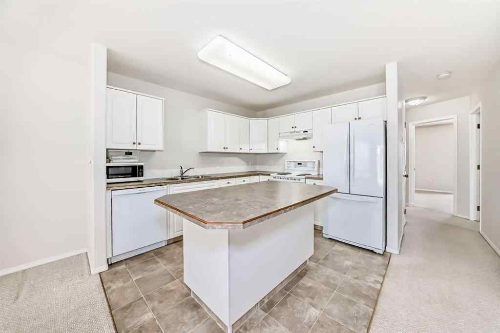 MLS® A2265713 - 4819 45 Avenue  in NONE Innisfail, Residential