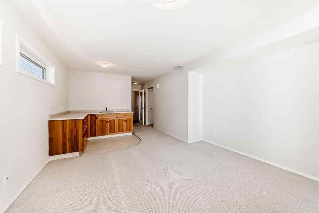 MLS® A2265713 - 4819 45 Avenue  in NONE Innisfail, Residential