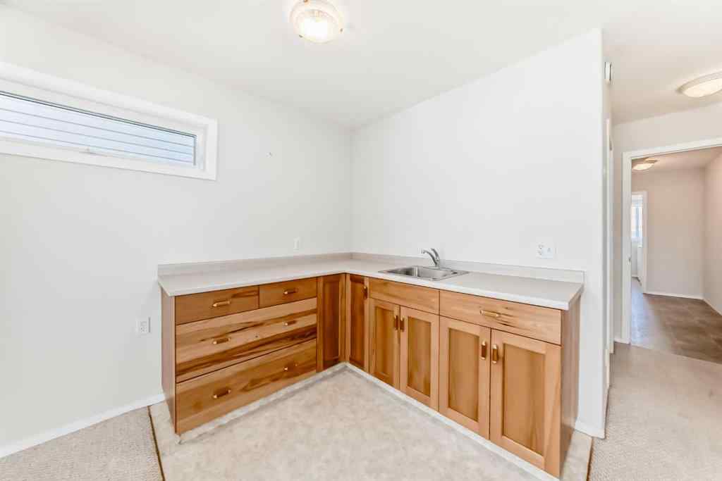 MLS® A2265713 - 4819 45 Avenue  in NONE Innisfail, Residential