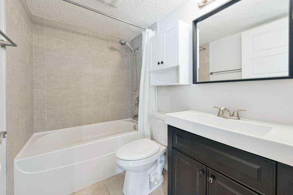 MLS® A2265718 - Unit #204 2220 16A Street SW in Bankview Calgary, Residential