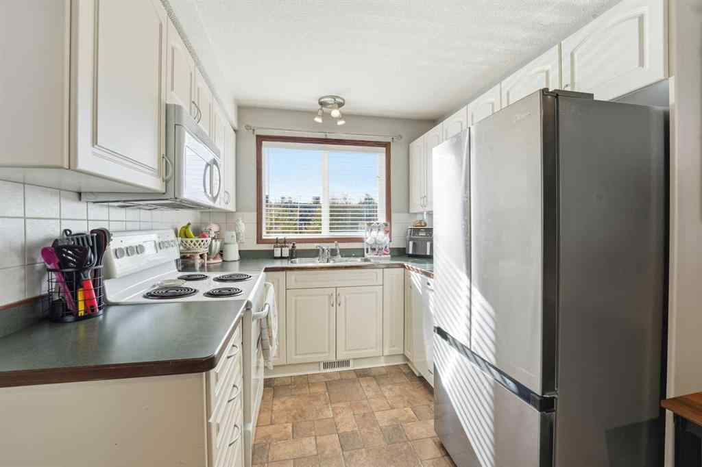 MLS® A2265721 - Unit #18 1 Fir Street  in Fairview Red Deer, Residential