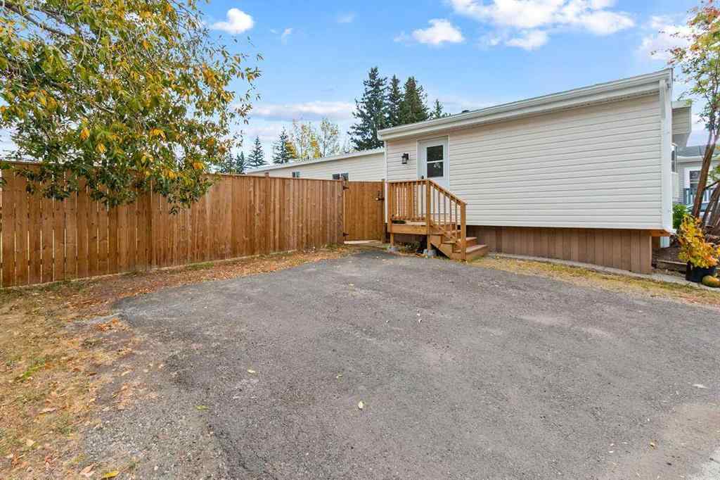 MLS® A2265726 - 5800 46 Street  in NONE Olds, Mobile