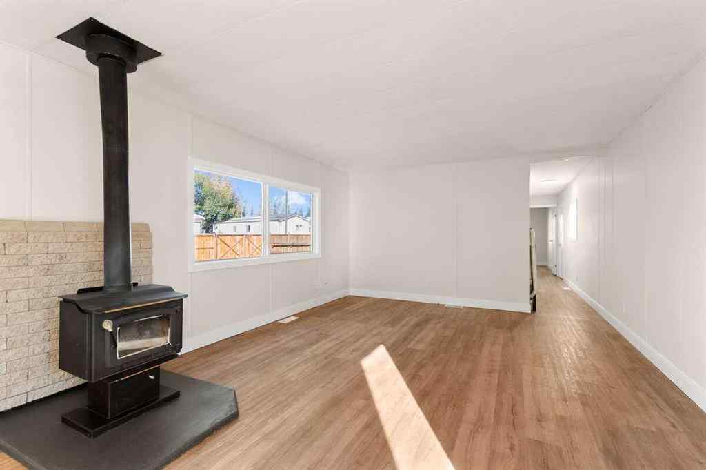 MLS® A2265726 - 5800 46 Street  in NONE Olds, Mobile