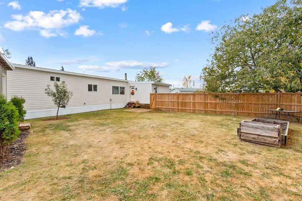 MLS® A2265726 - 5800 46 Street  in NONE Olds, Mobile